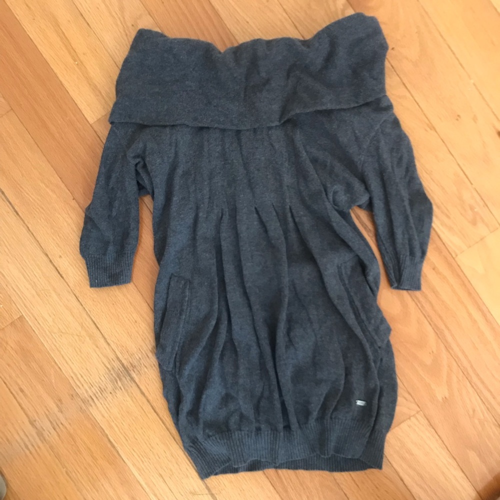 Guess Off the shoulder Dress